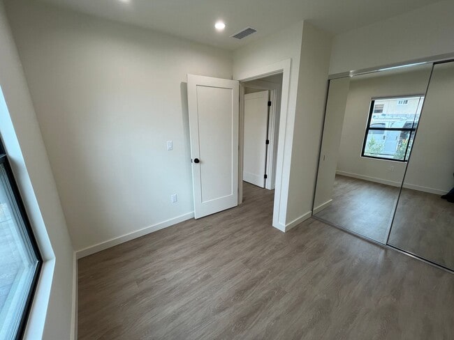 Building Photo - 1059 Turquoise St