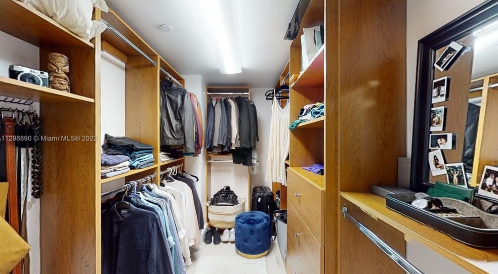 Building Photo - 6000 Collins Ave