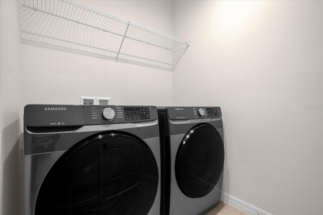 Building Photo - 2498 Empress Dr