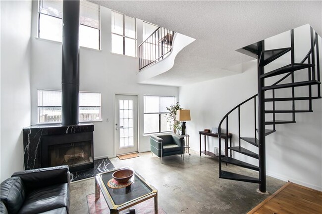 Building Photo - 19 Finch Trail NE