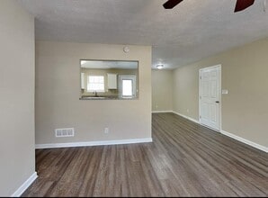 Building Photo - 2887 Rockcliff Rd SE