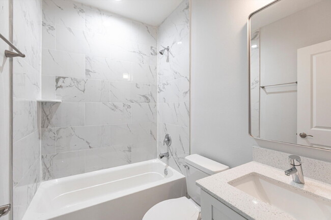 Building Photo - BRAND NEW Construction, 3 bed / 2 bath Ren...