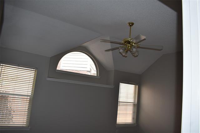 Building Photo - 2027 Wimbledon Dr