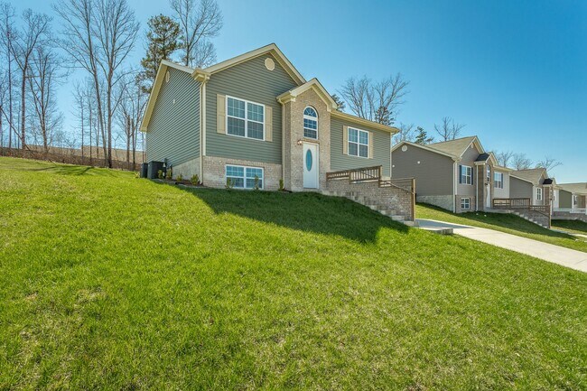 Building Photo - Beautiful Soddy Daisy Home!