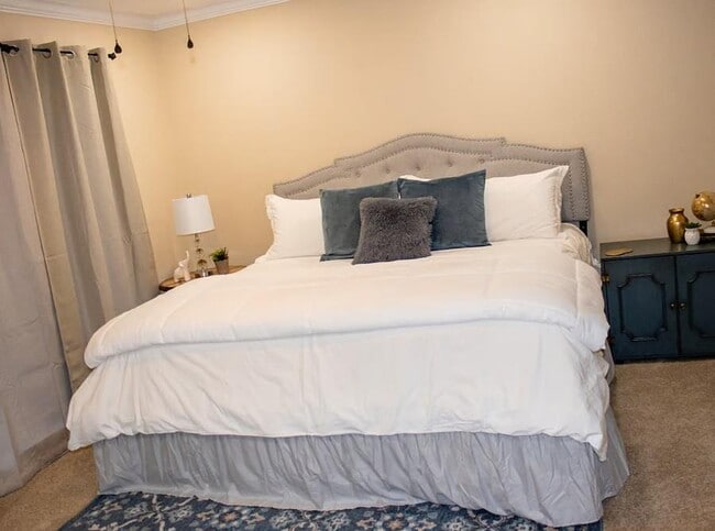 Building Photo - 14898 Dutchmans Dr