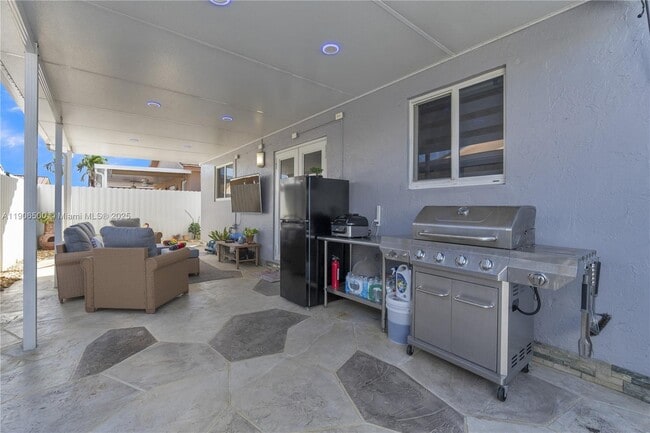 Building Photo - 3145 W 71st Pl