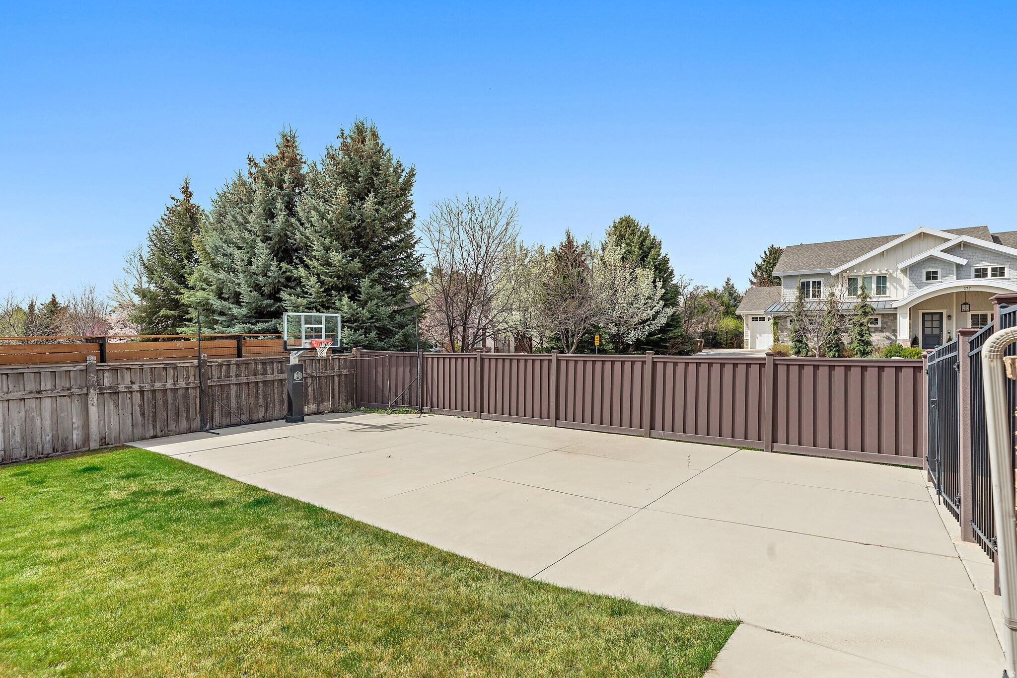 Building Photo - 151 Glacier Lily Dr