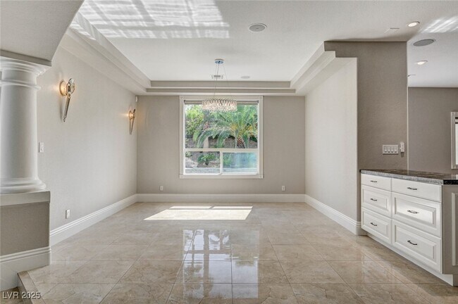 Building Photo - 9813 Edgeview Pl