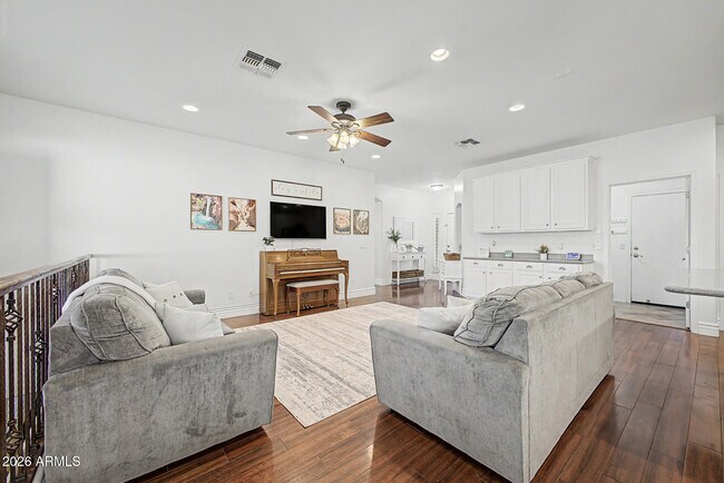 Building Photo - 4203 E Los Altos Rd