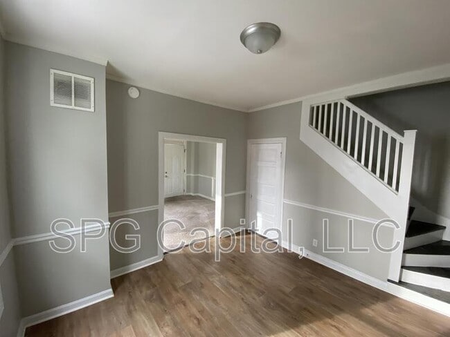 Building Photo - 111 Middle St