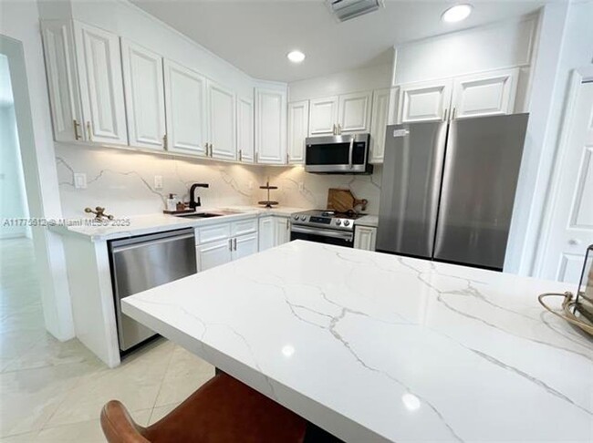 Building Photo - 1395 SW 59th Ave