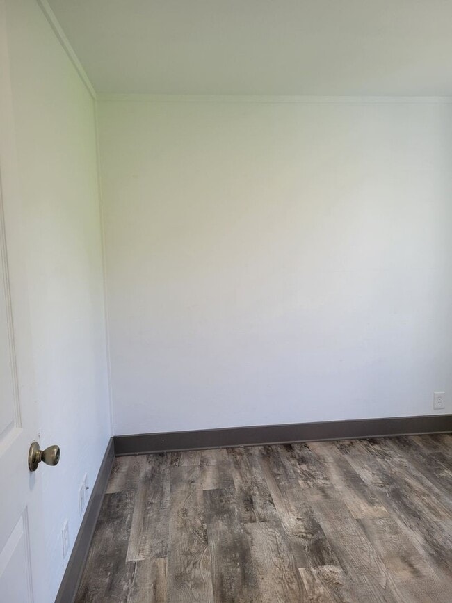 Building Photo - 525
