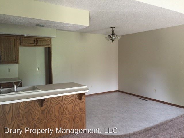 Building Photo - 609 E Redwood St