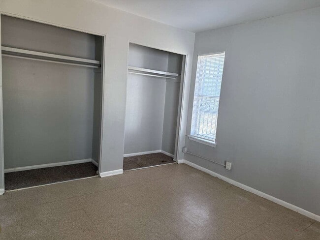 Building Photo - Affordable One Bed/One Bath in a Duplex