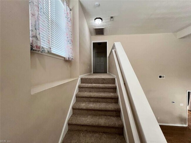 Building Photo - 1812 Kempsville Crossing Ln