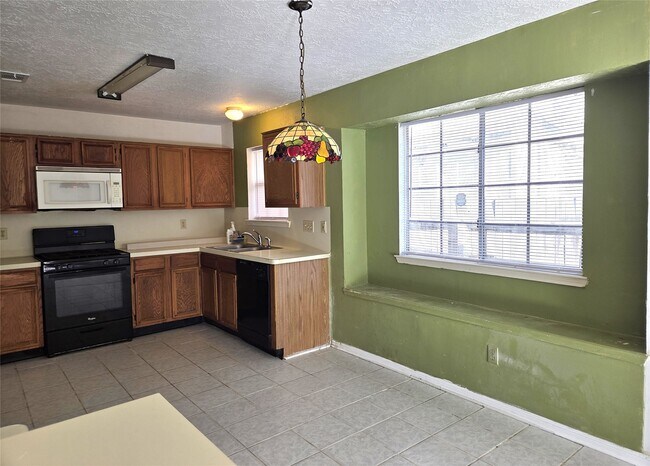 Building Photo - 17006 Dusty Mill Dr E