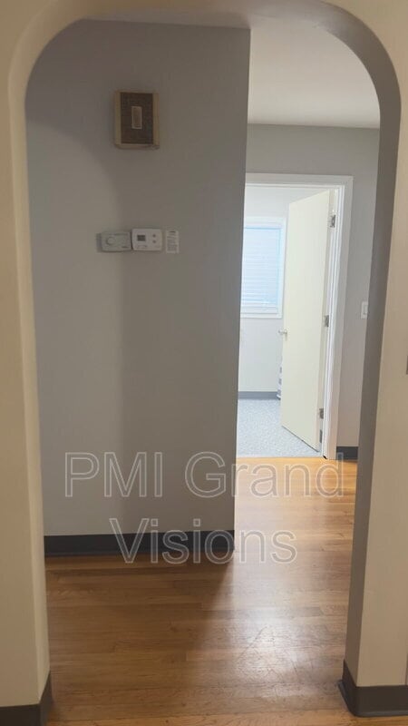 Building Photo - 1528 Division St