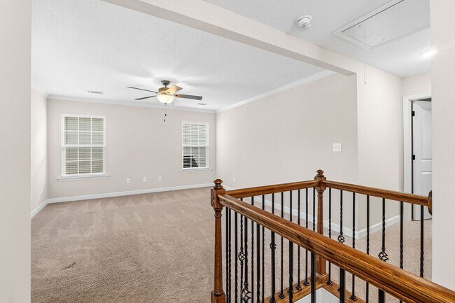 Building Photo - 302 Dorn St