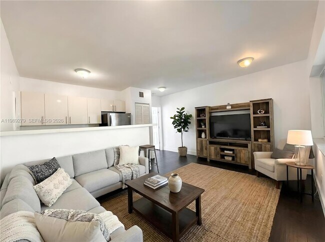 Building Photo - 1040 NW 3rd Ave