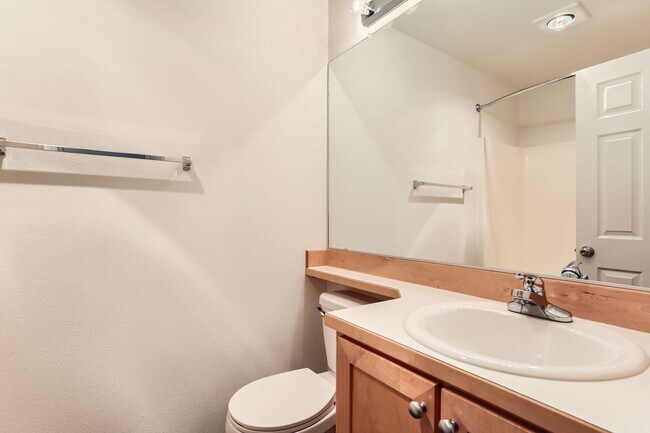 Building Photo - 14700 SW Sandhill Loop