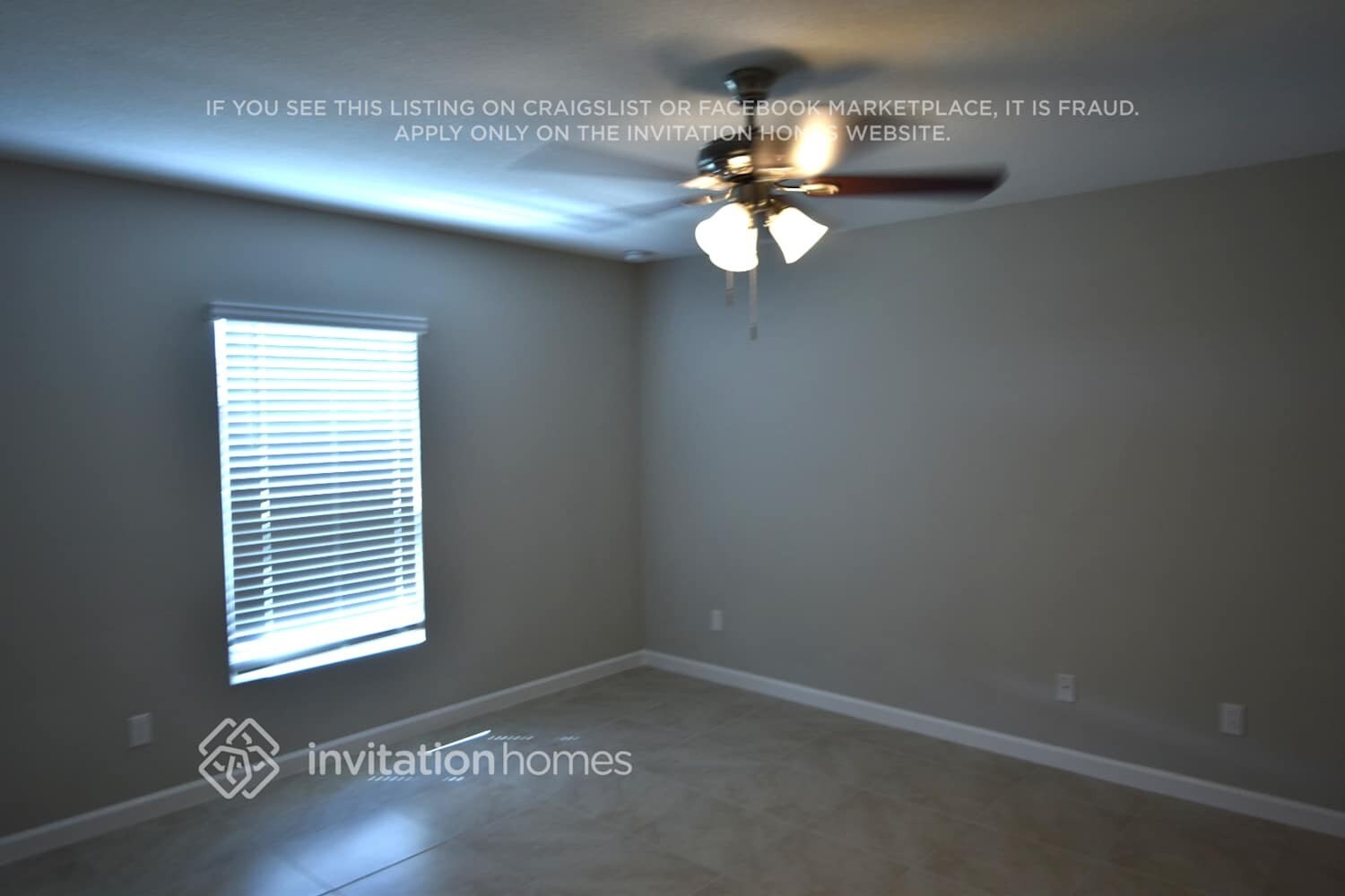 Building Photo - 242 SW Airview Ave