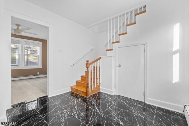 Building Photo - 29 Ligham St