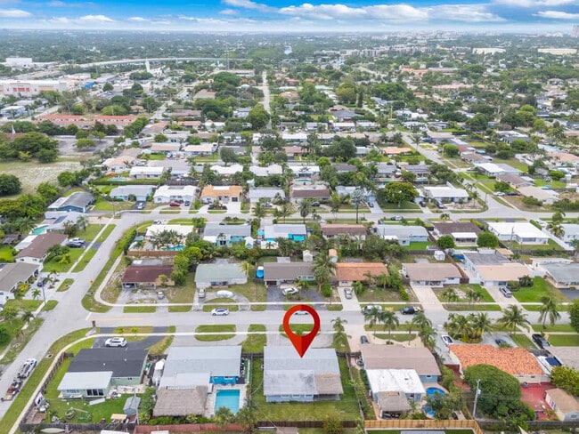 Building Photo - 340 SE 3rd Ct