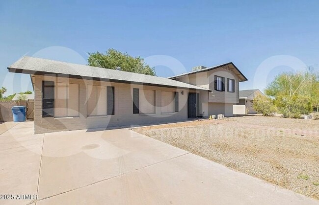 Building Photo - 1646 E Hermosa Dr