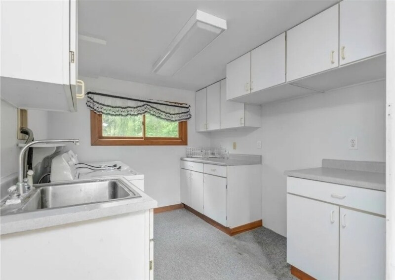 Building Photo - 2555 Cole Rd