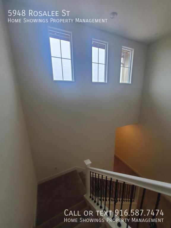 Building Photo - 5948 Rosalee St