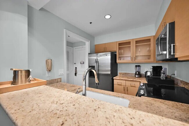Building Photo - 455 Grand Bay Dr