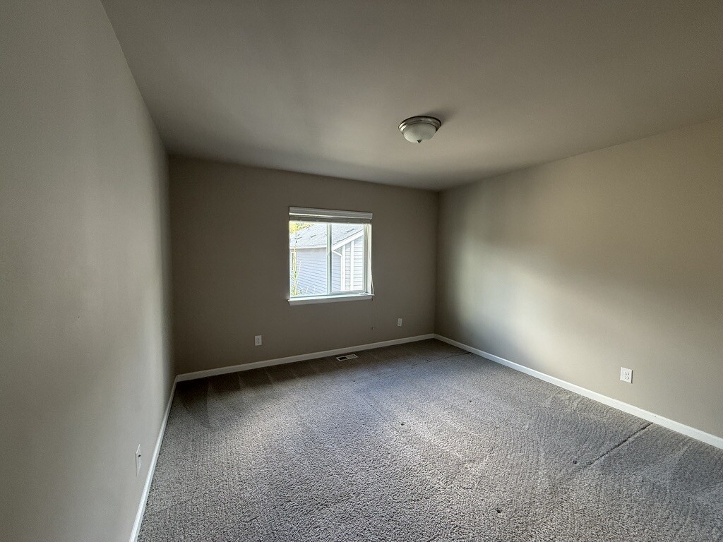 Building Photo - 4420 235th Pl SE