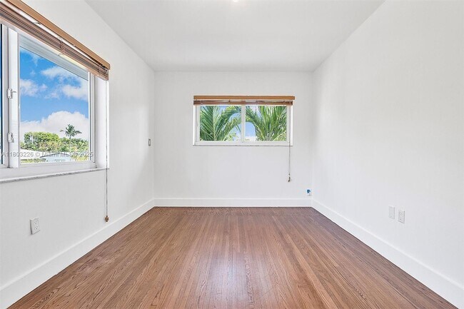 Building Photo - RIVER BAY PARK