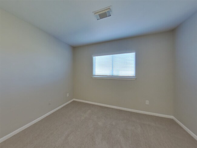 Building Photo - 1910 Flycaster Dr