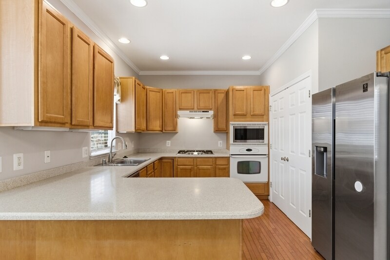 Building Photo - 1301 Waterview Way