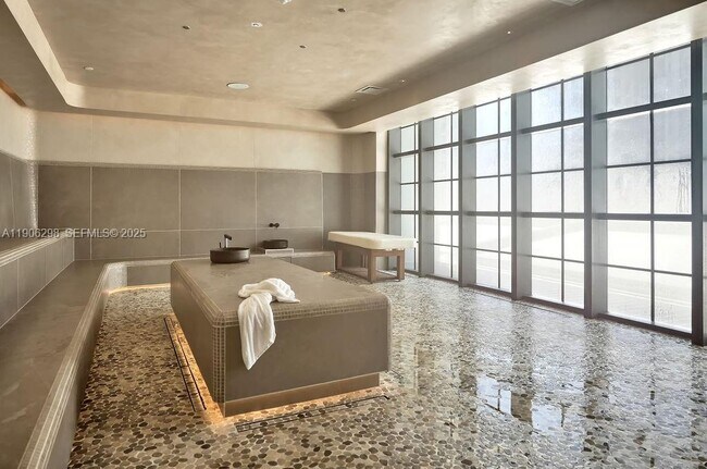 Building Photo - 159 NE 6th St