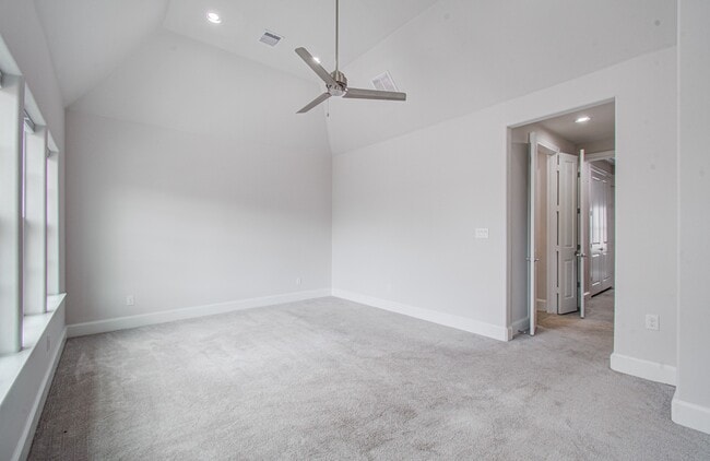 Building Photo - 9532 London Bridge Station