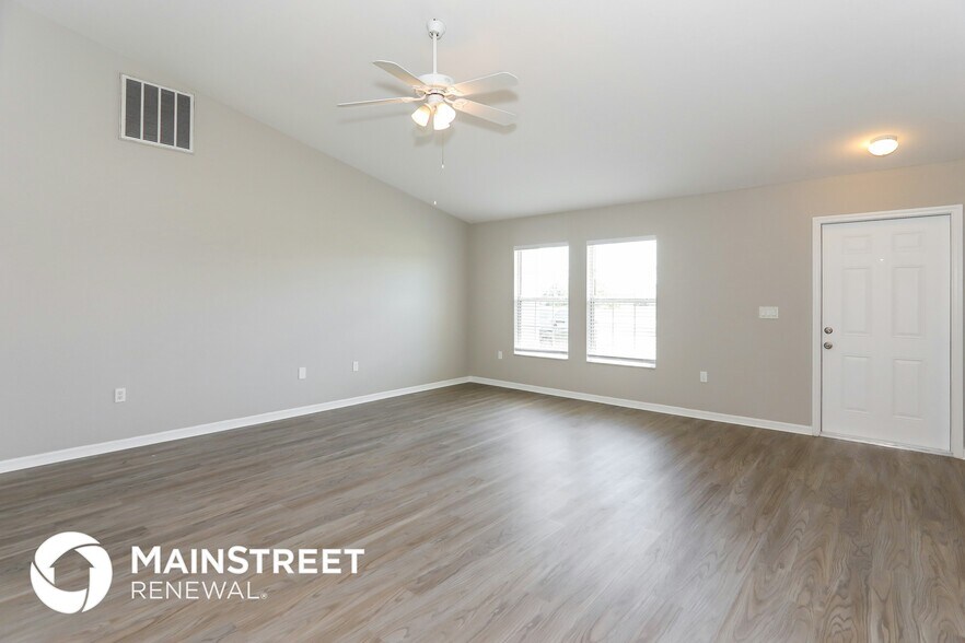 Building Photo - 1713 SW 32nd St