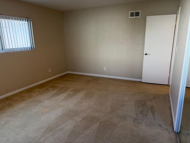 Building Photo - 1514 Chalcedony-