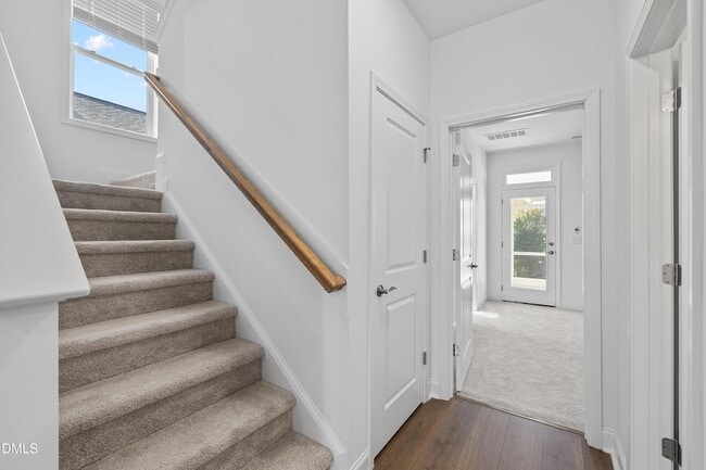 Building Photo - 115 Swain St