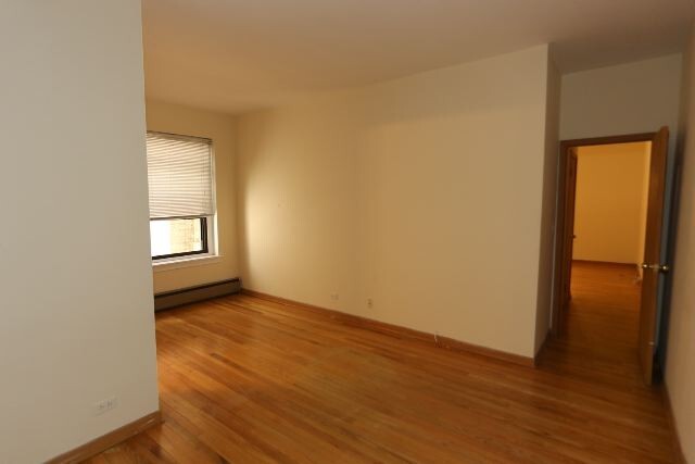 Building Photo - 640 W Barry Ave