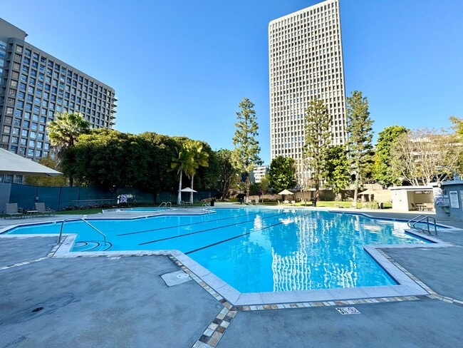Building Photo - Prestigious BUNKER HILL TOWER - Downtown L...