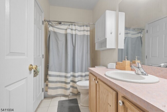 Building Photo - 137 Stratford Dr