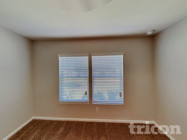 Building Photo - 464 Harley Dr