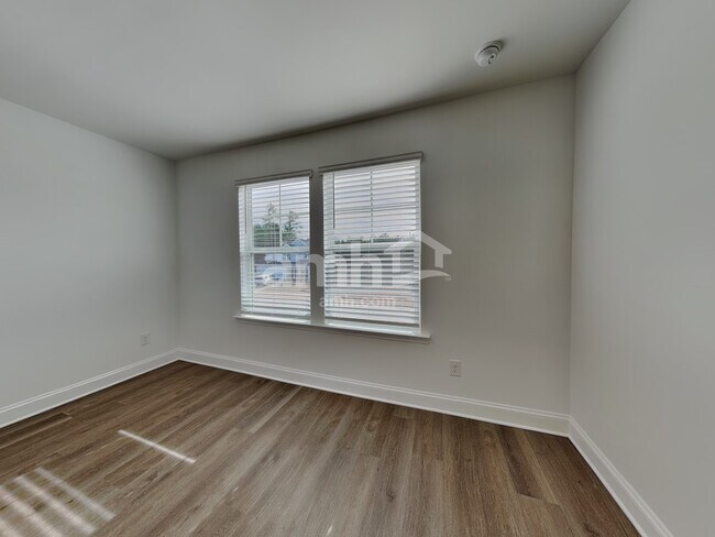 Building Photo - 6034 Rosemore Ln