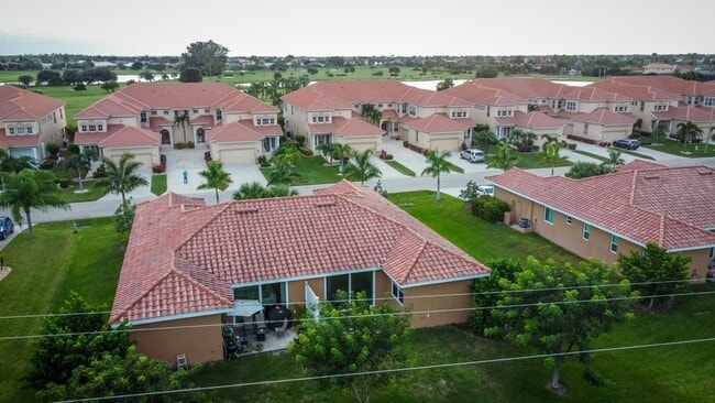 Building Photo - Burnt Store Isles duplex