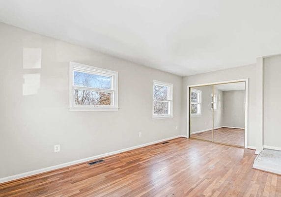 Building Photo - 303 E Staunton Ave