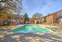 Building Photo - Rolling Oaks Apartment Homes