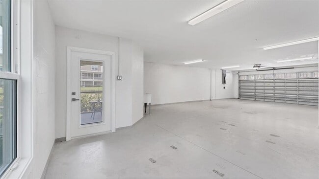 Building Photo - 10395 Coral Landings Ln