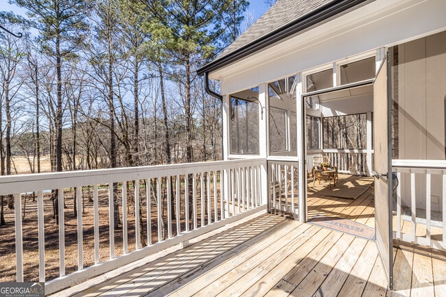 Building Photo - 1131 Pinehurst Dr